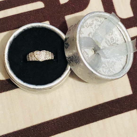 Ring - Picture 2 of 4